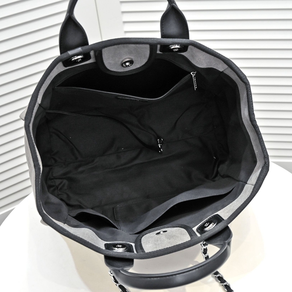 シャネルバッグ着用イメージ